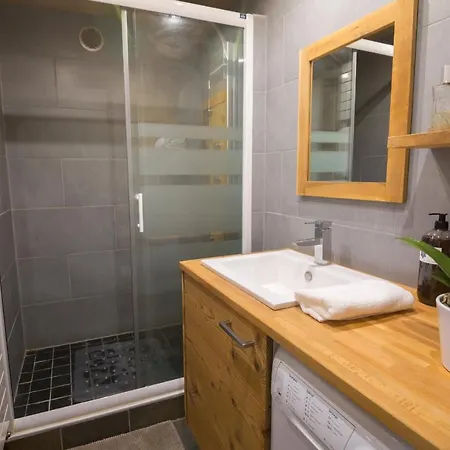 Sleeps 3 Апартаменти
